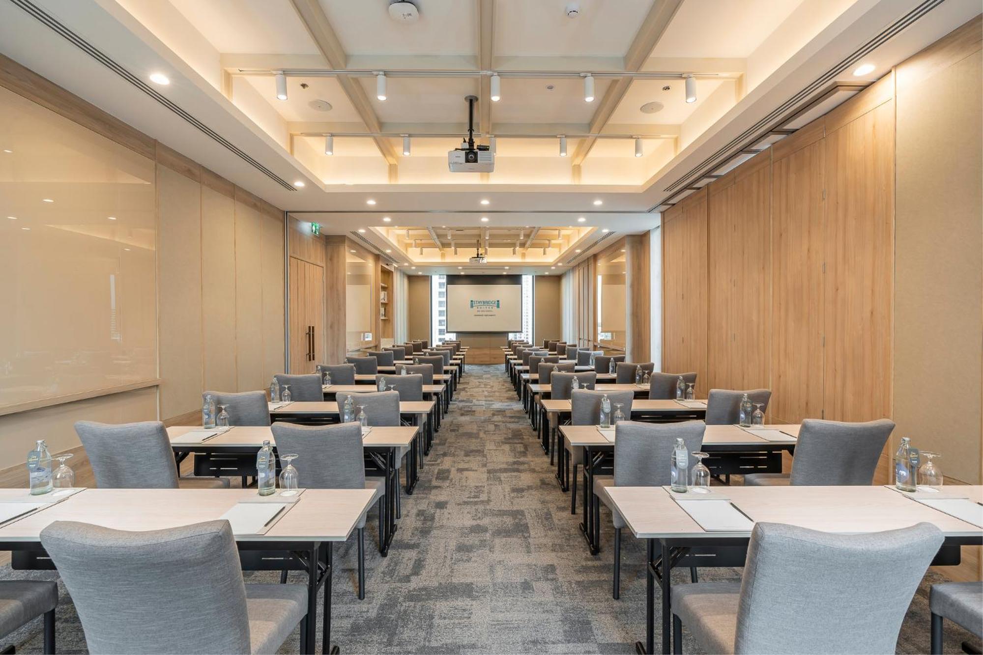 Staybridge Suites Bangkok Sukhumvit By Ihg מראה חיצוני תמונה
