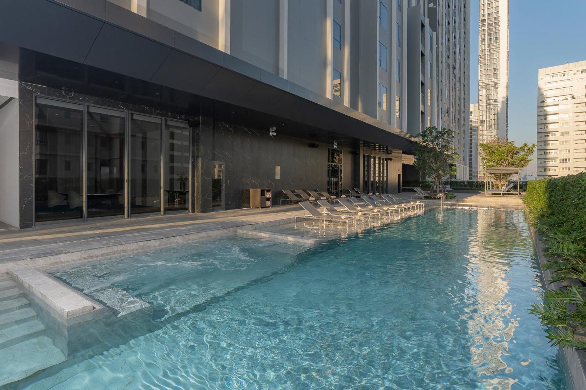 Staybridge Suites Bangkok Sukhumvit By Ihg מראה חיצוני תמונה